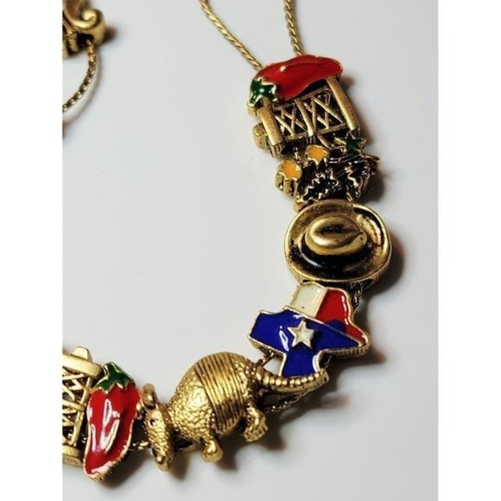 Vintage Texas Charm Bracelet Gold Cowboy Hat Armadillo Slide Bracelet Western - Picture 6 of 7